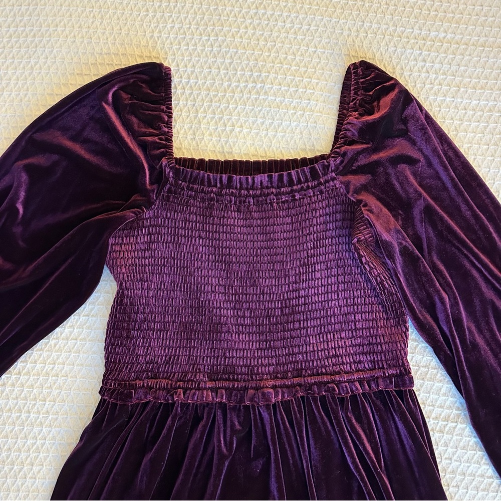 1.State Smocked Bodice Long Sleeve Maroon Velvet Dress - Picture 5 of 6